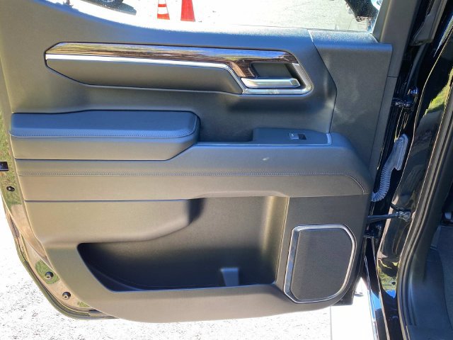 Used 2023 GMC Sierra 1500 Elevation w/ Preferred Package RWD image 10