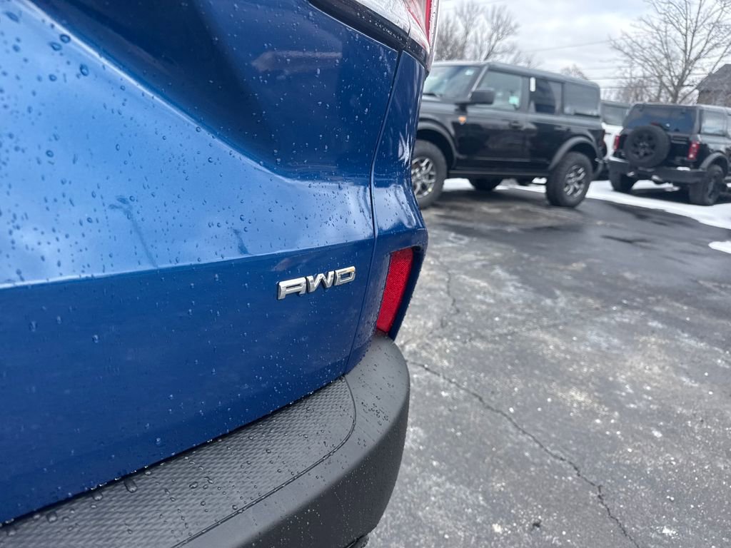 Used 2022 Ford Escape SE w/ SE Sport Appearance Package image 11