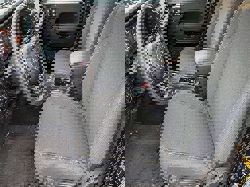 Used 2024 Jeep Gladiator Sport image 13