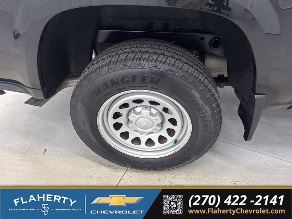 Used 2025 Chevrolet Colorado W/T w/ Advanced Trailering Package AWD/4WD image 16