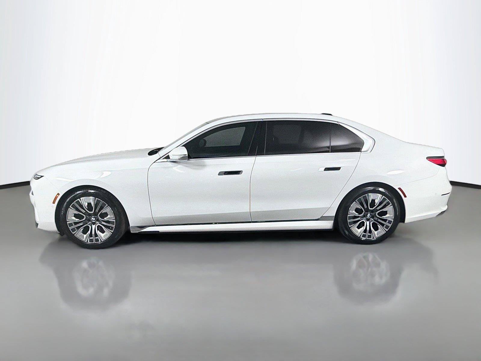 Used 2023 BMW i7 xDrive60 AWD/4WD image 8