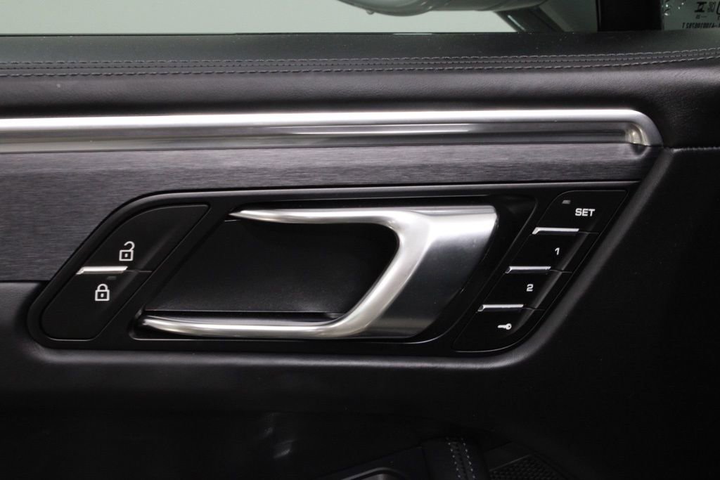 Certified 2025 Porsche Macan GTS image 14