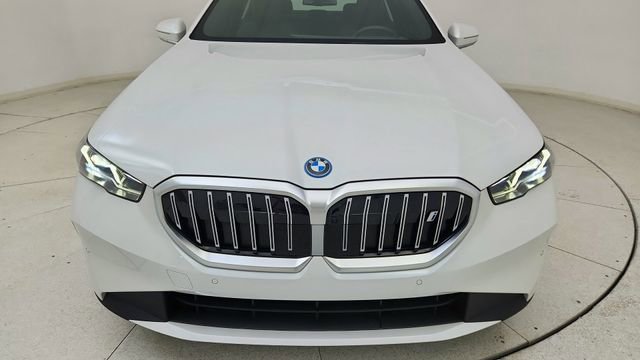 Used 2025 BMW i5 xDrive40 w/ Premium Package AWD/4WD image 9
