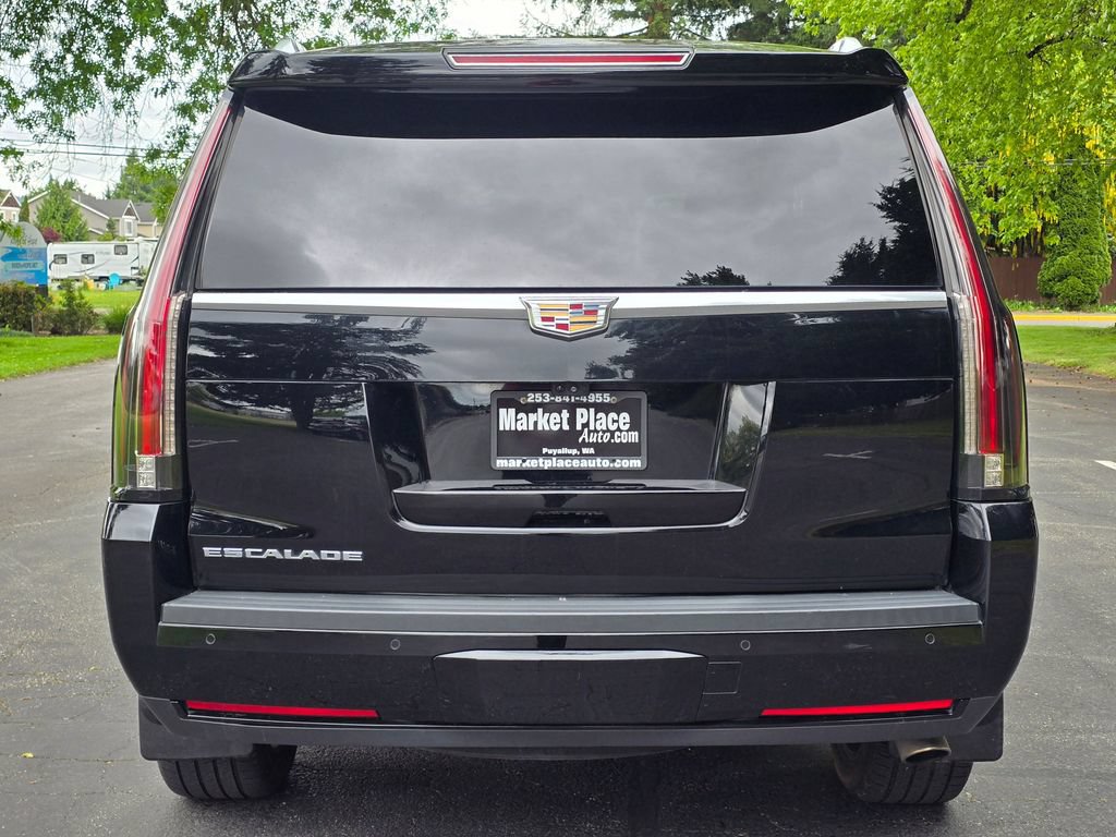 Used 2017 Cadillac Escalade Premium Luxury AWD/4WD image 5