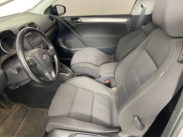 Used 2011 Volkswagen Golf TDI w/ Cold Weather Pkg image 2