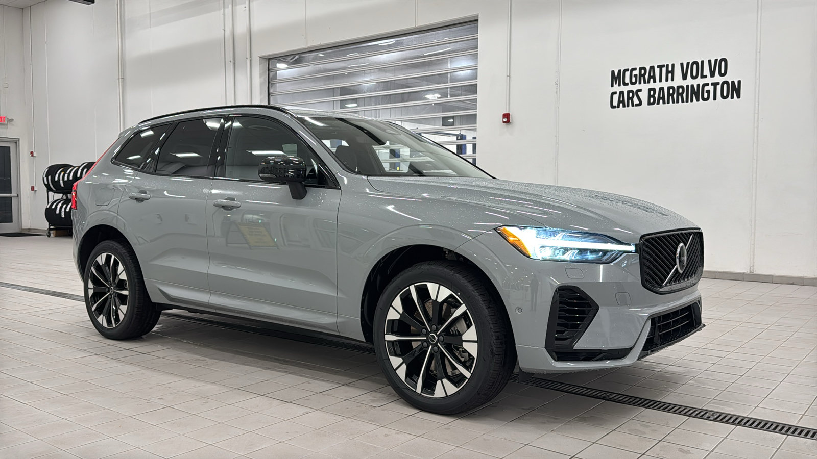 New 2027 Volvo XC60 T8 Plus AWD/4WD image 3