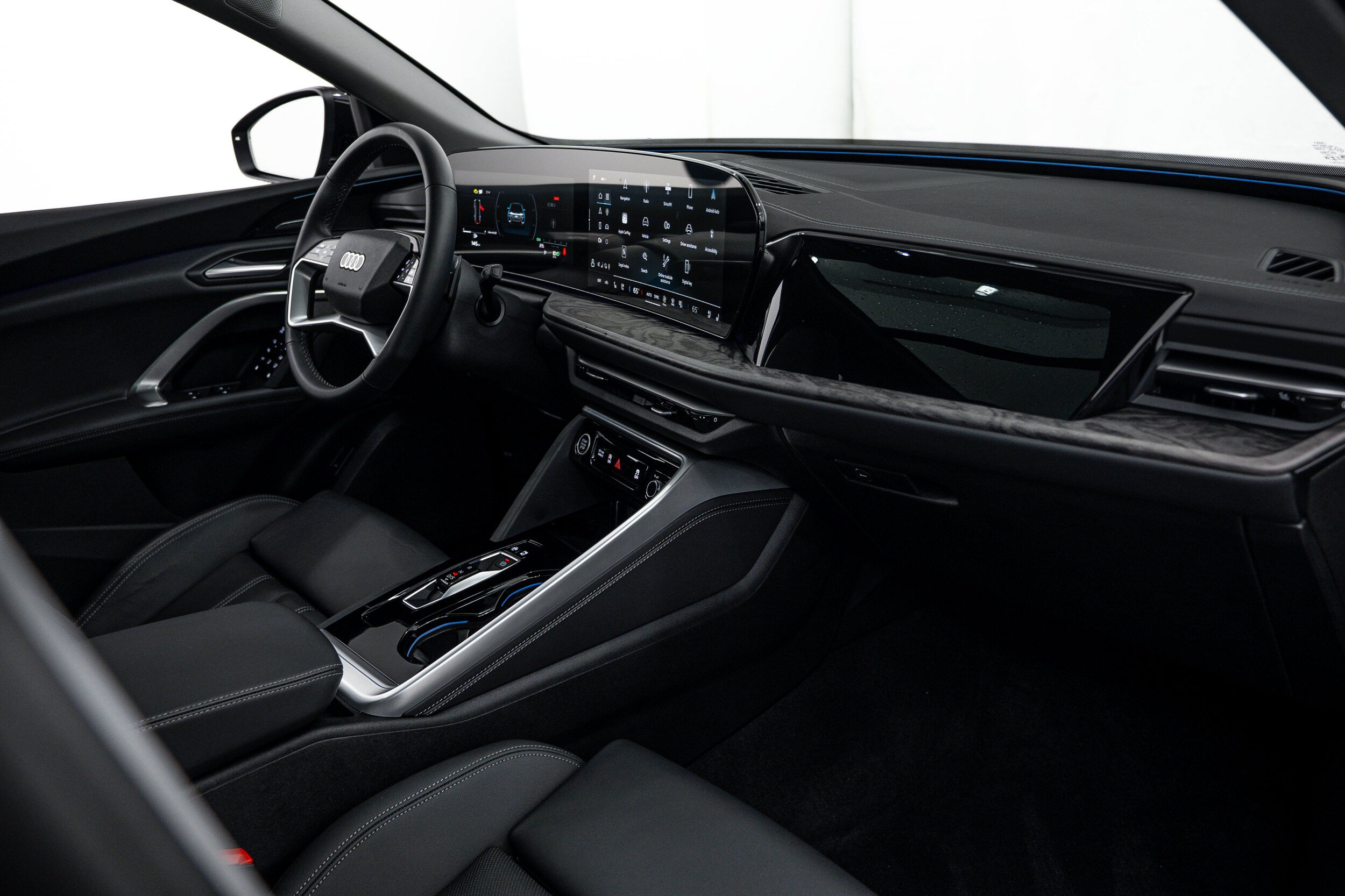 Used 2025 Audi Q5 Premium w/ Premium Plus AWD/4WD image 13