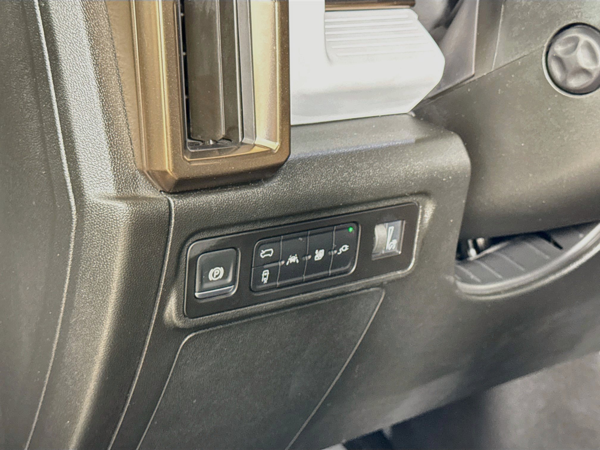 Used 2025 GMC Hummer EV 2X AWD/4WD image 12