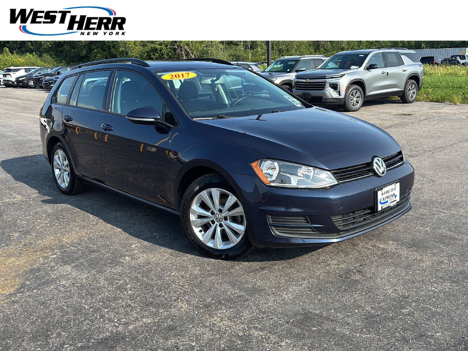 Used 2017 Volkswagen Golf S AWD/4WD image 1
