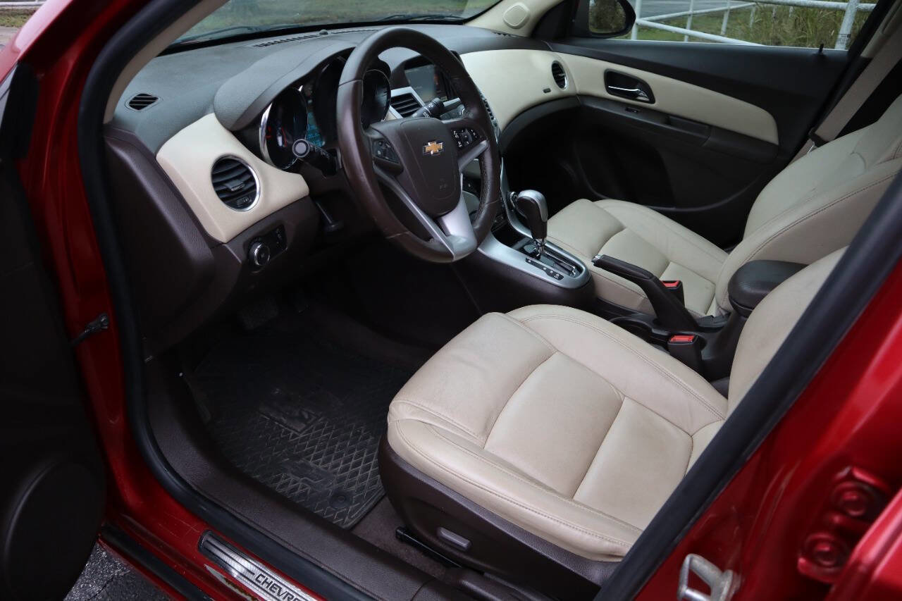 Used 2014 Chevrolet Cruze Diesel w/ Enhanced Safety Package image 22