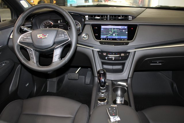 New 2025 Cadillac XT5 Premium Luxury w/ LPO, Floor Liner Package image 14