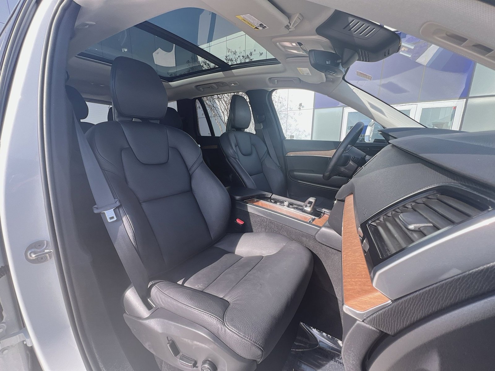 Used 2024 Volvo XC90 B6 Plus w/ Protection Package Premier image 28