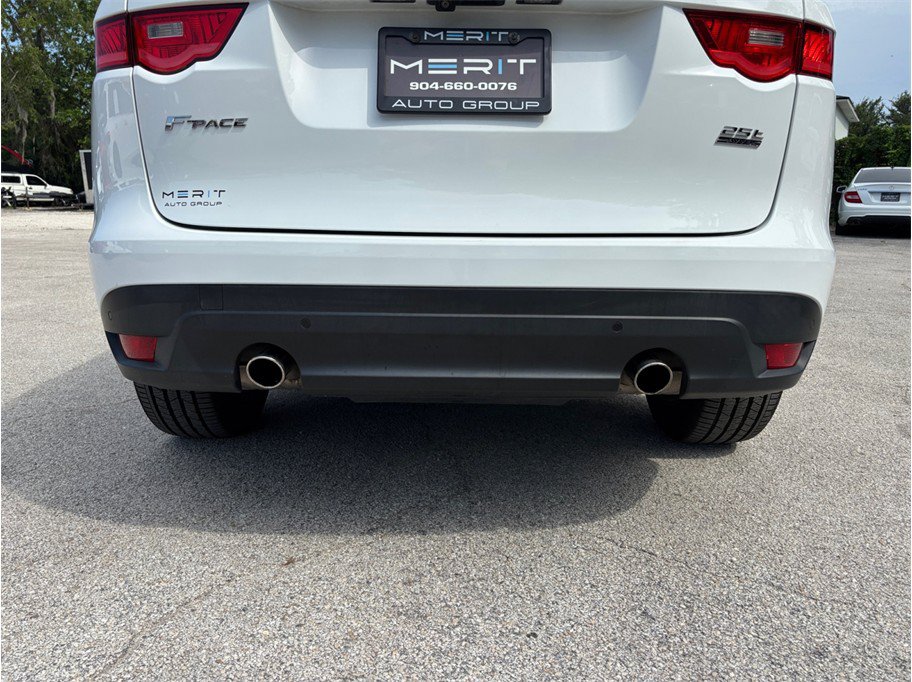 Used 2019 Jaguar F-PACE Premium AWD/4WD image 18