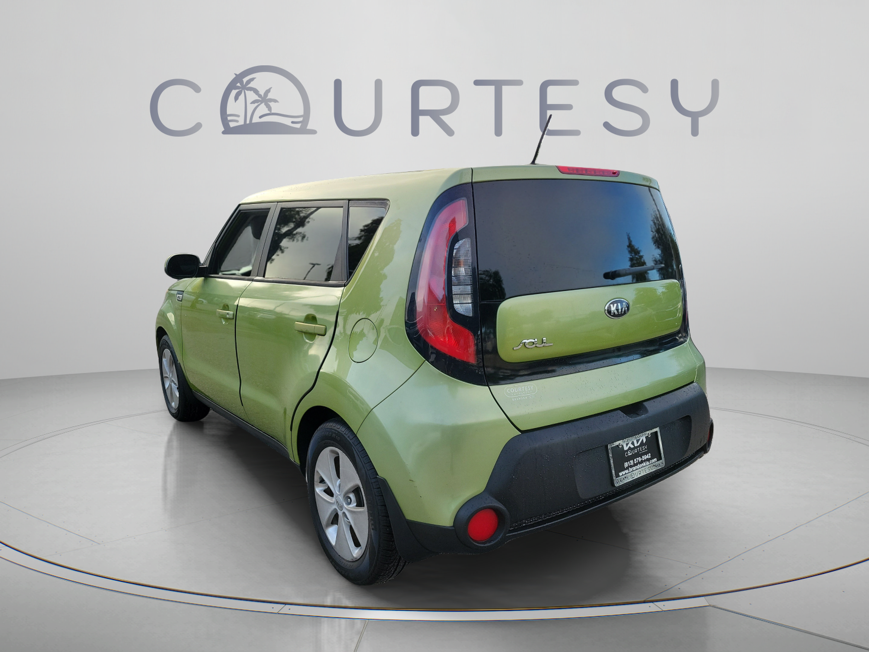 Used 2015 Kia Soul FWD image 2