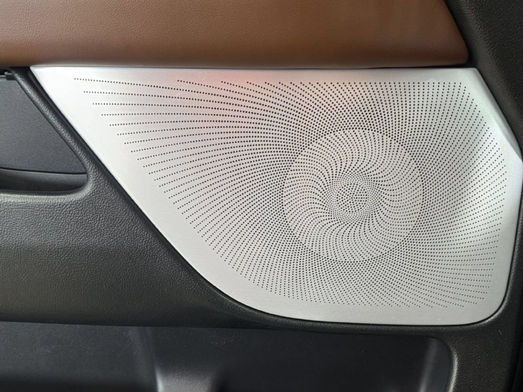 Certified 2023 Lincoln Navigator Reserve AWD/4WD image 17