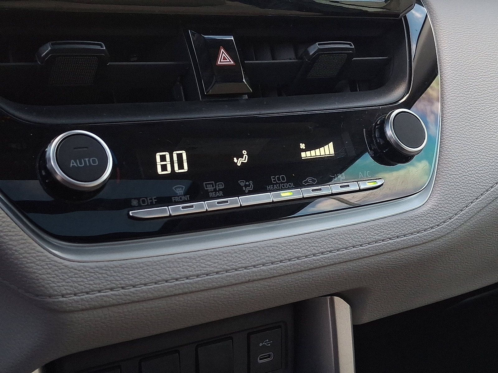 Used 2023 Toyota Corolla Cross LE image 16