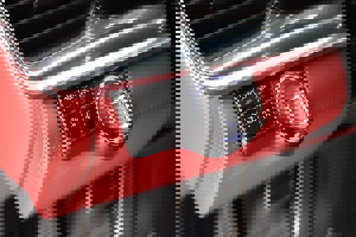 Used 2021 Porsche Panamera 4S w/ Premium Package image 19