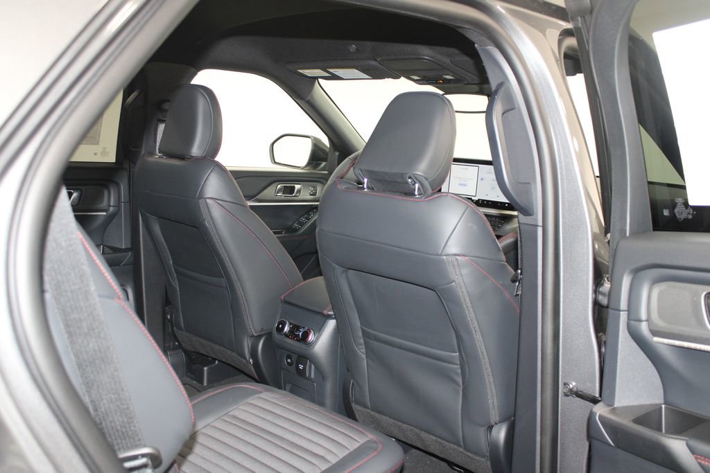 New 2026 Ford Explorer ST-Line w/ ST-Line Street Pack image 31