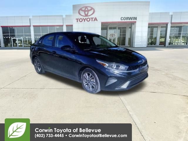 Used 2023 Kia Forte LXS FWD image 2