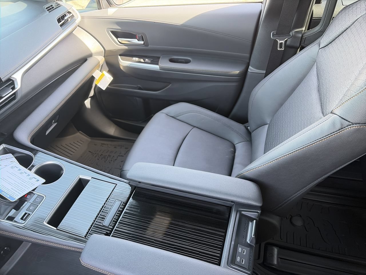 New 2026 Toyota Sienna XLE Woodland Edition AWD/4WD image 20