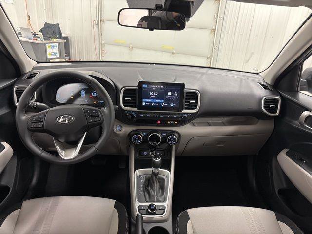 Used 2026 Hyundai Venue SEL FWD image 8