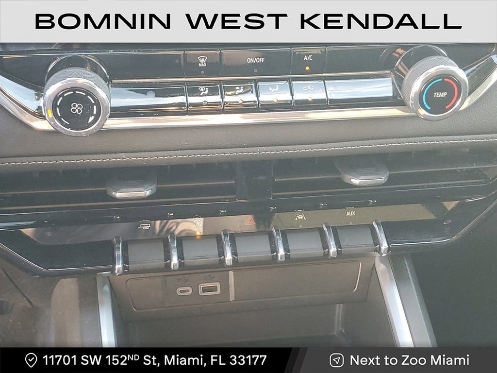 Used 2024 Chevrolet Colorado LT image 23