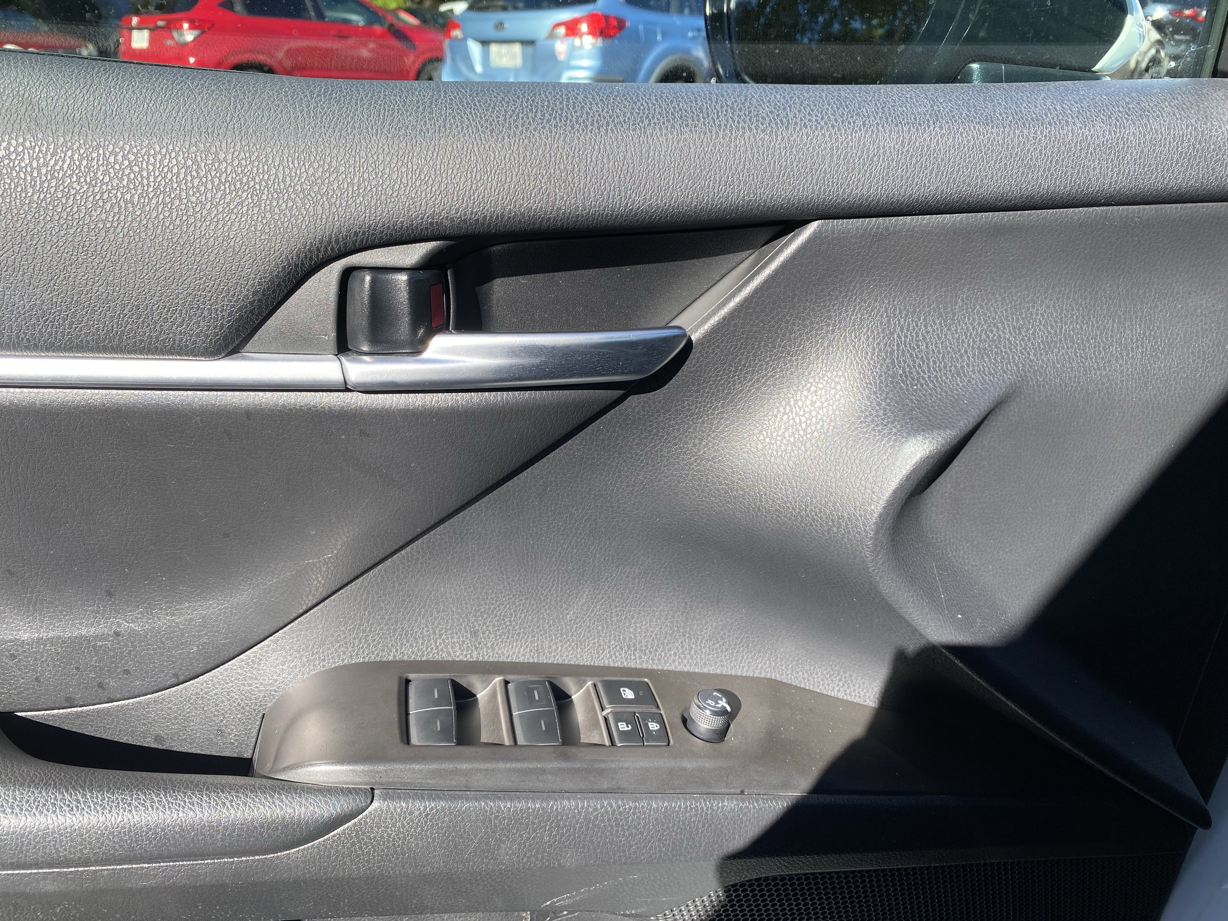 Used 2023 Toyota Camry SE image 14