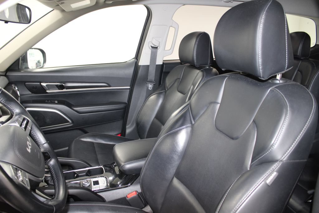 Used 2025 Kia Telluride S FWD image 14