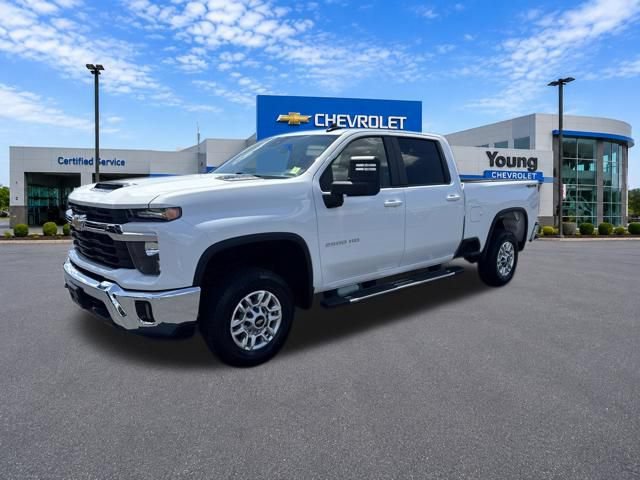 Used 2025 Chevrolet Silverado 2500 LT w/ Convenience Package AWD/4WD image 4