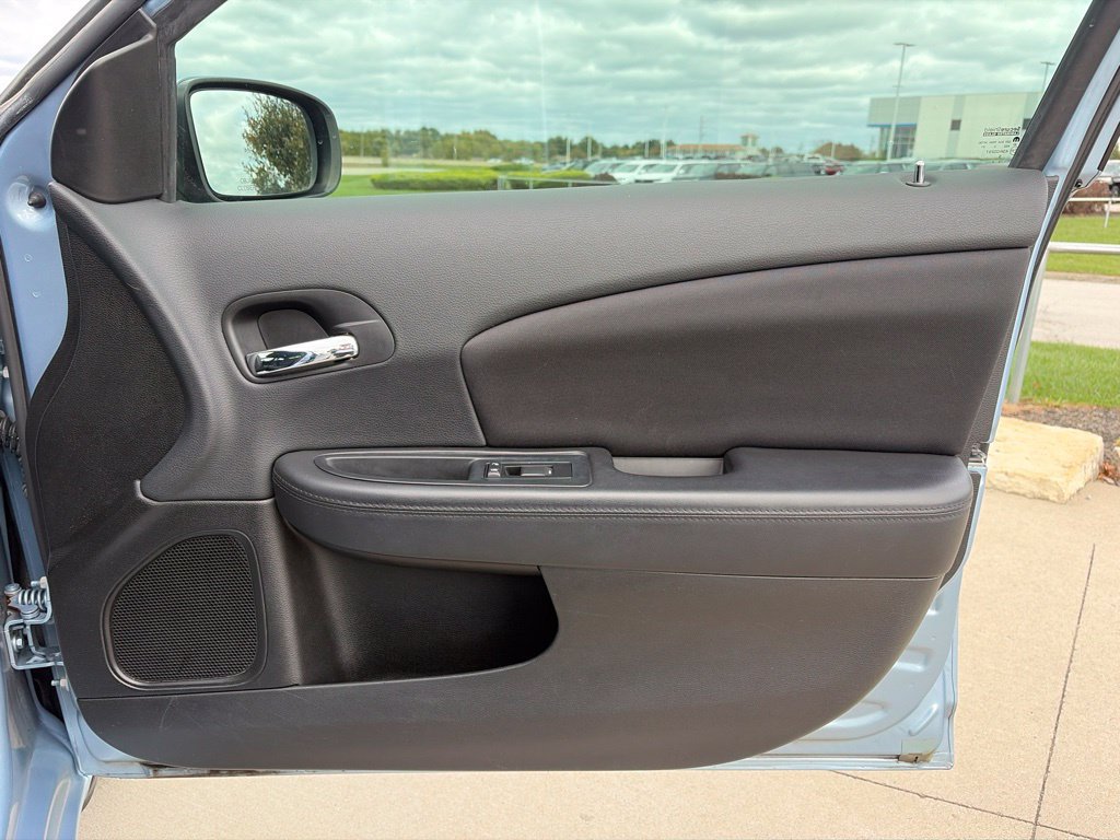 Used 2014 Chrysler 200 Touring FWD image 20