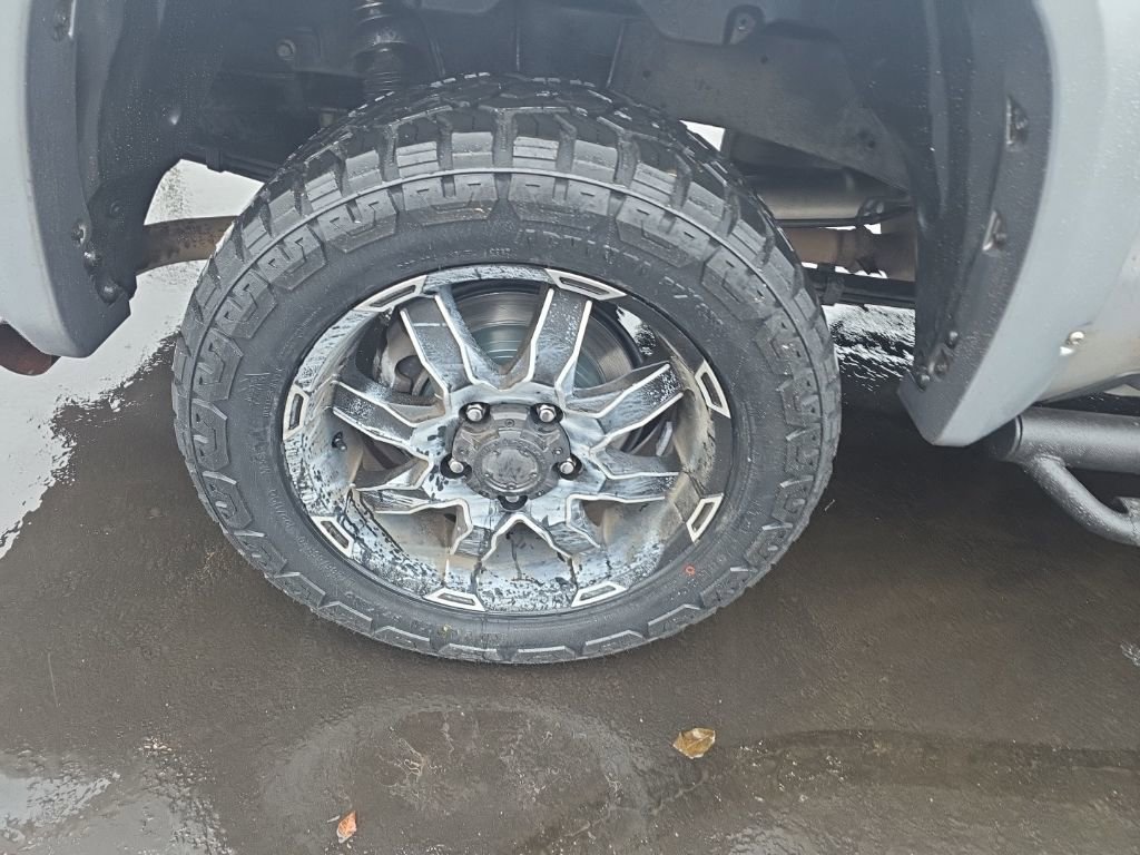 Used 2015 Toyota Tundra SR5 w/ SR5 Upgrade Package image 16