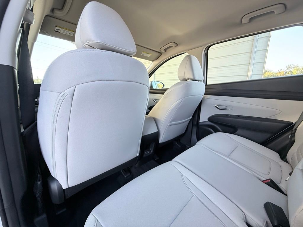 Used 2025 Hyundai Tucson SE image 26
