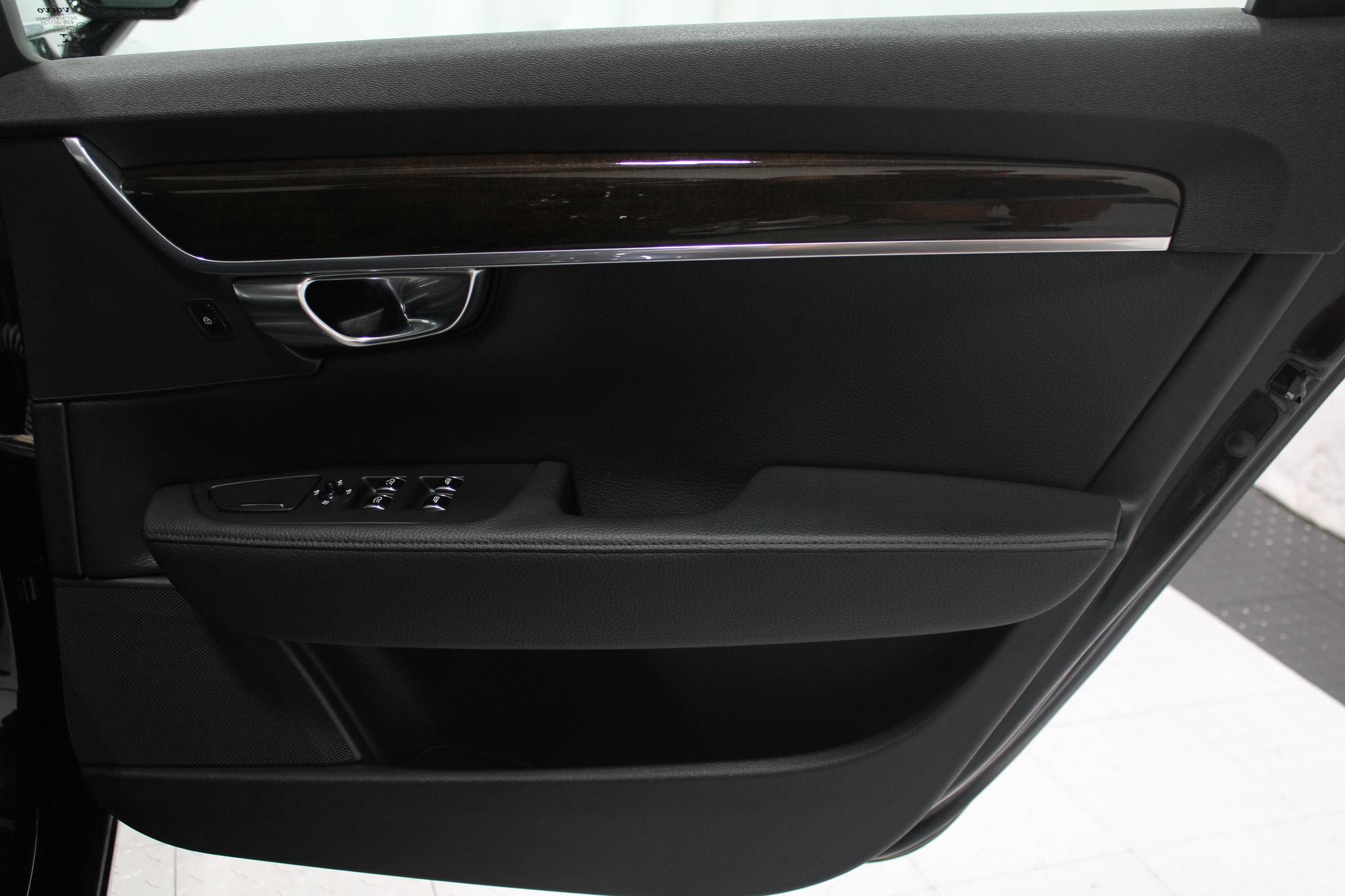Used 2018 Volvo S90 T5 Momentum w/ Convenience Package AWD/4WD image 21