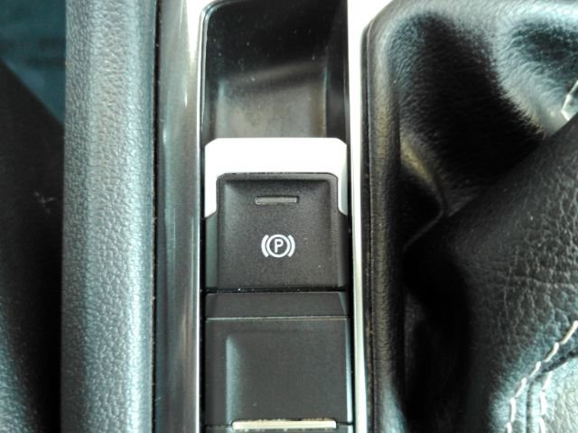 Used 2023 Volkswagen Tiguan SE w/ Panoramic Sunroof Package AWD/4WD image 46