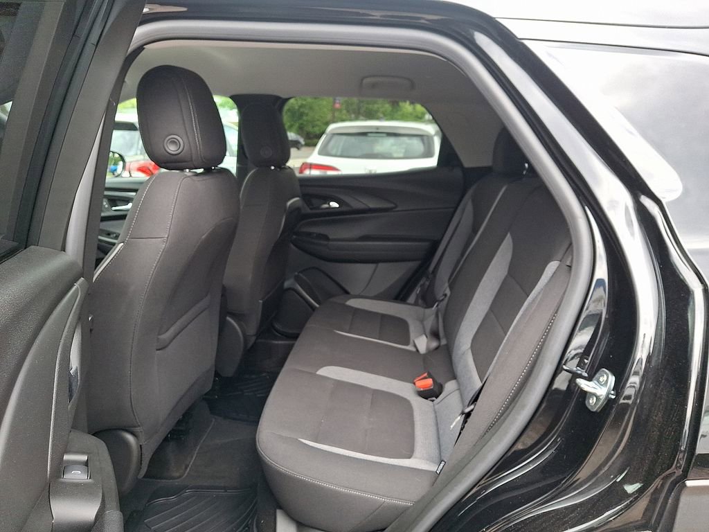 Used 2023 Chevrolet TrailBlazer LT w/ Convenience Package FWD image 9