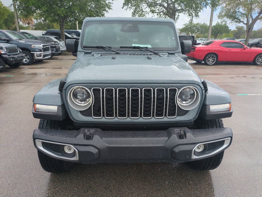 Used 2025 Jeep Wrangler Unlimited Sahara w/ Safety Group image 4