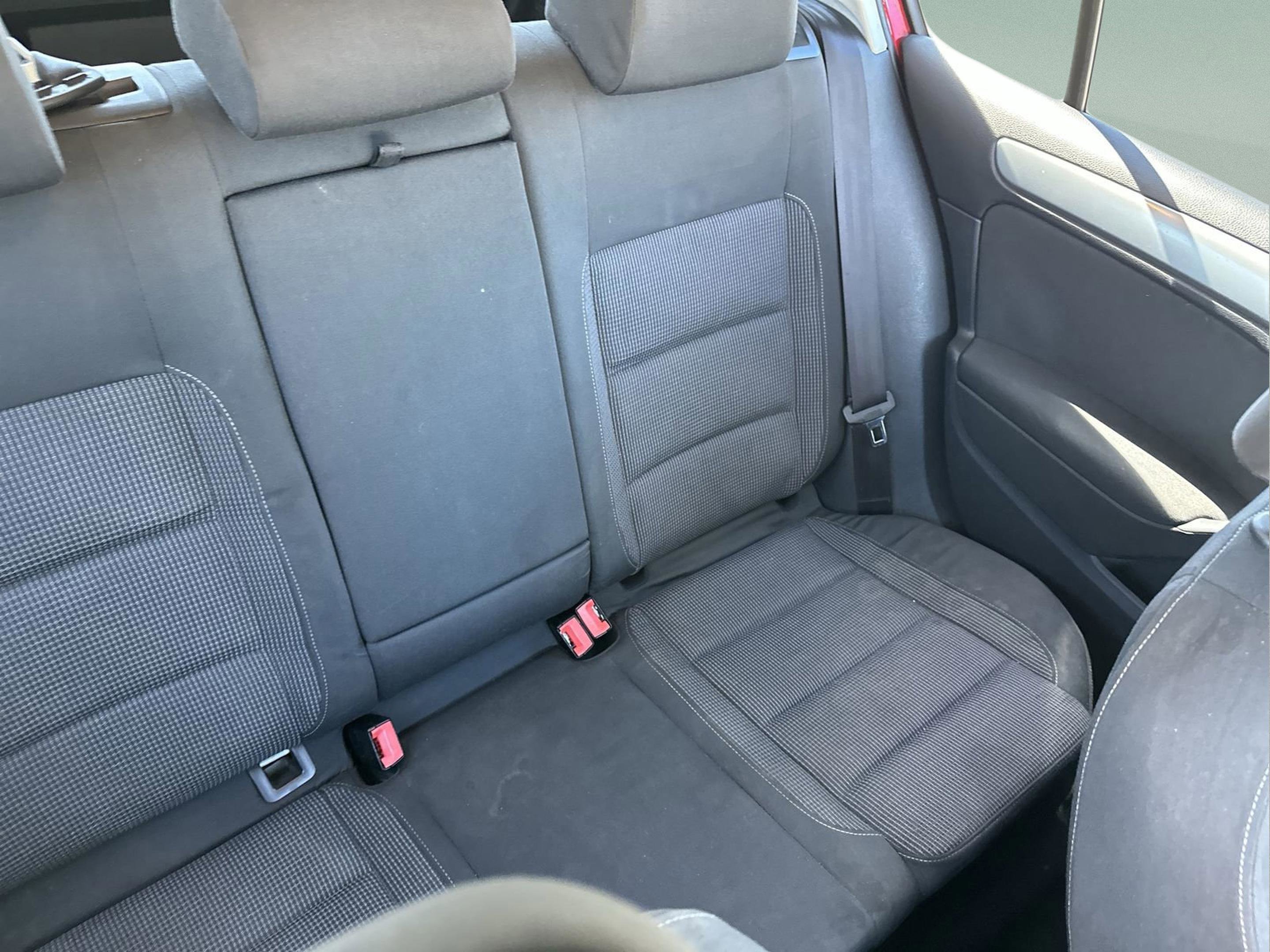 Used 2013 Volkswagen Golf TDI image 19