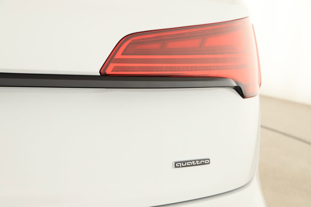 Certified 2025 Audi Q5 e Premium Plus w/ Premium Plus Package image 30