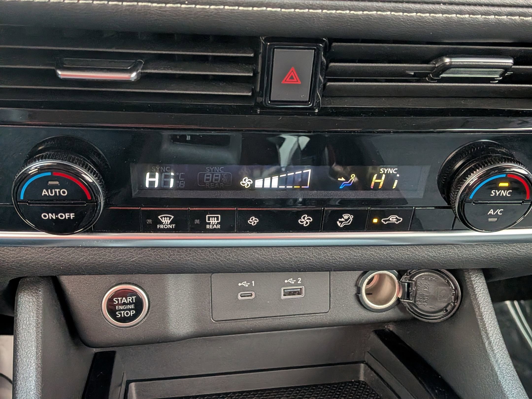 Used 2023 Nissan Rogue SV image 29