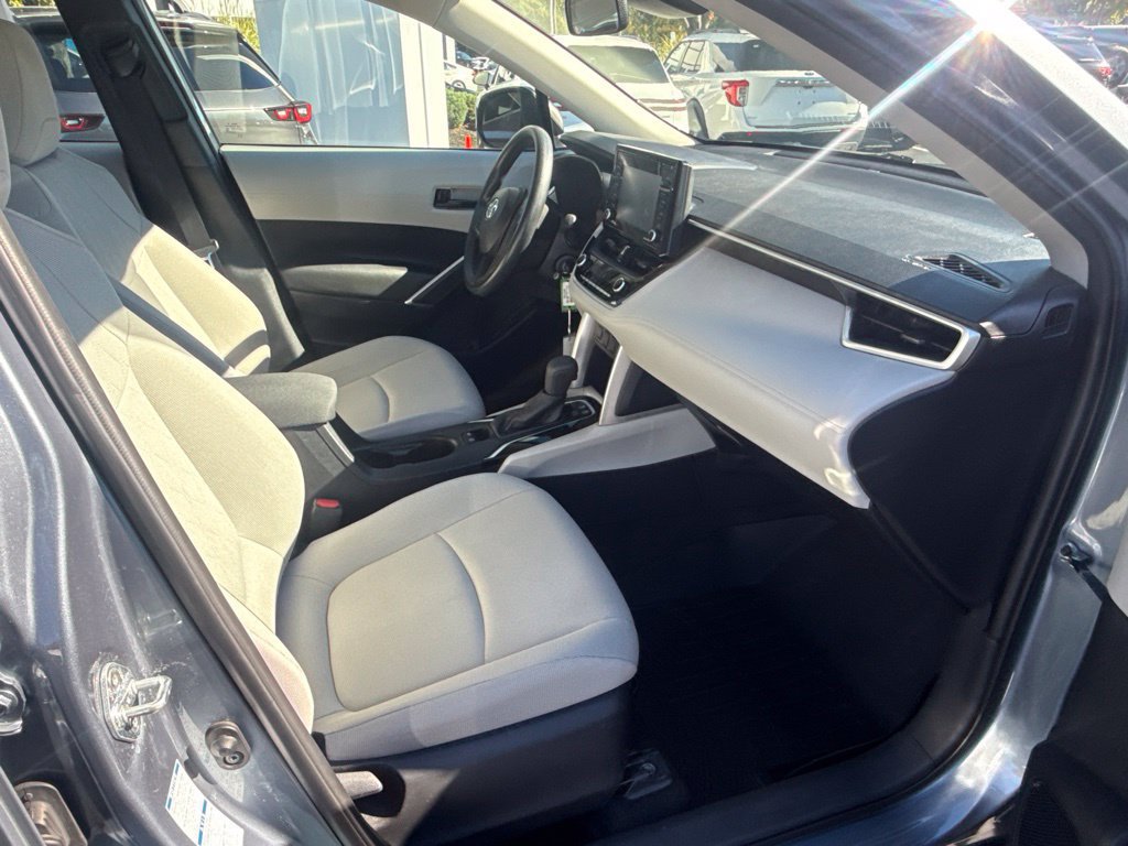 Used 2022 Toyota Corolla Cross L AWD/4WD image 23