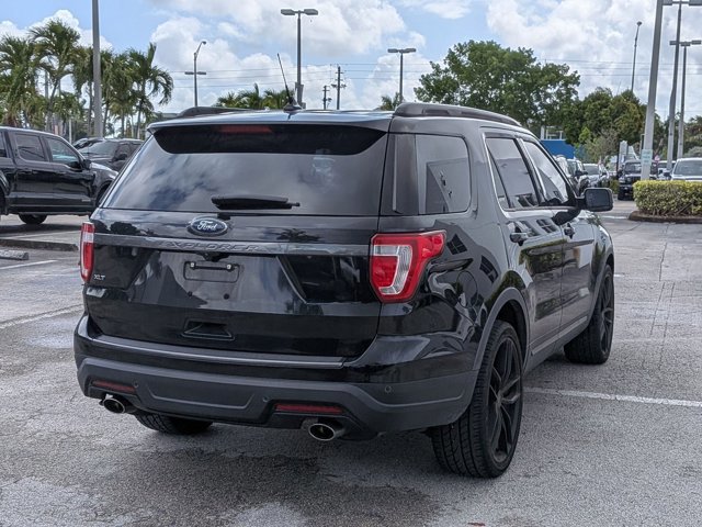 Used 2019 Ford Explorer XLT w/ Equipment Group 202A FWD image 4