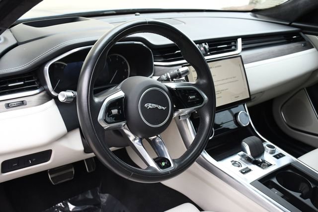 Used 2022 Jaguar XF R-Dynamic SE image 23