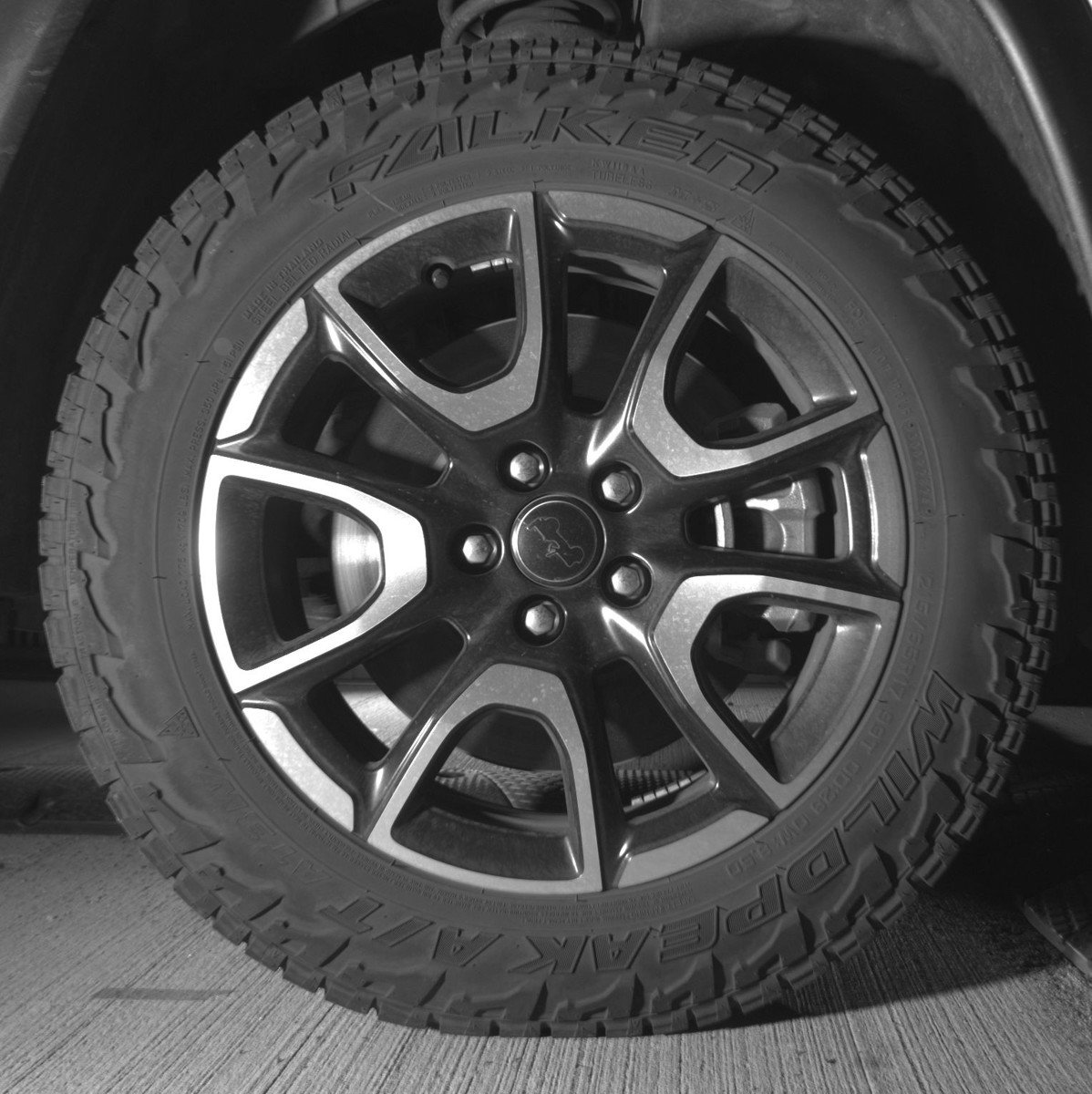 Used 2025 Jeep Compass Trailhawk image 13