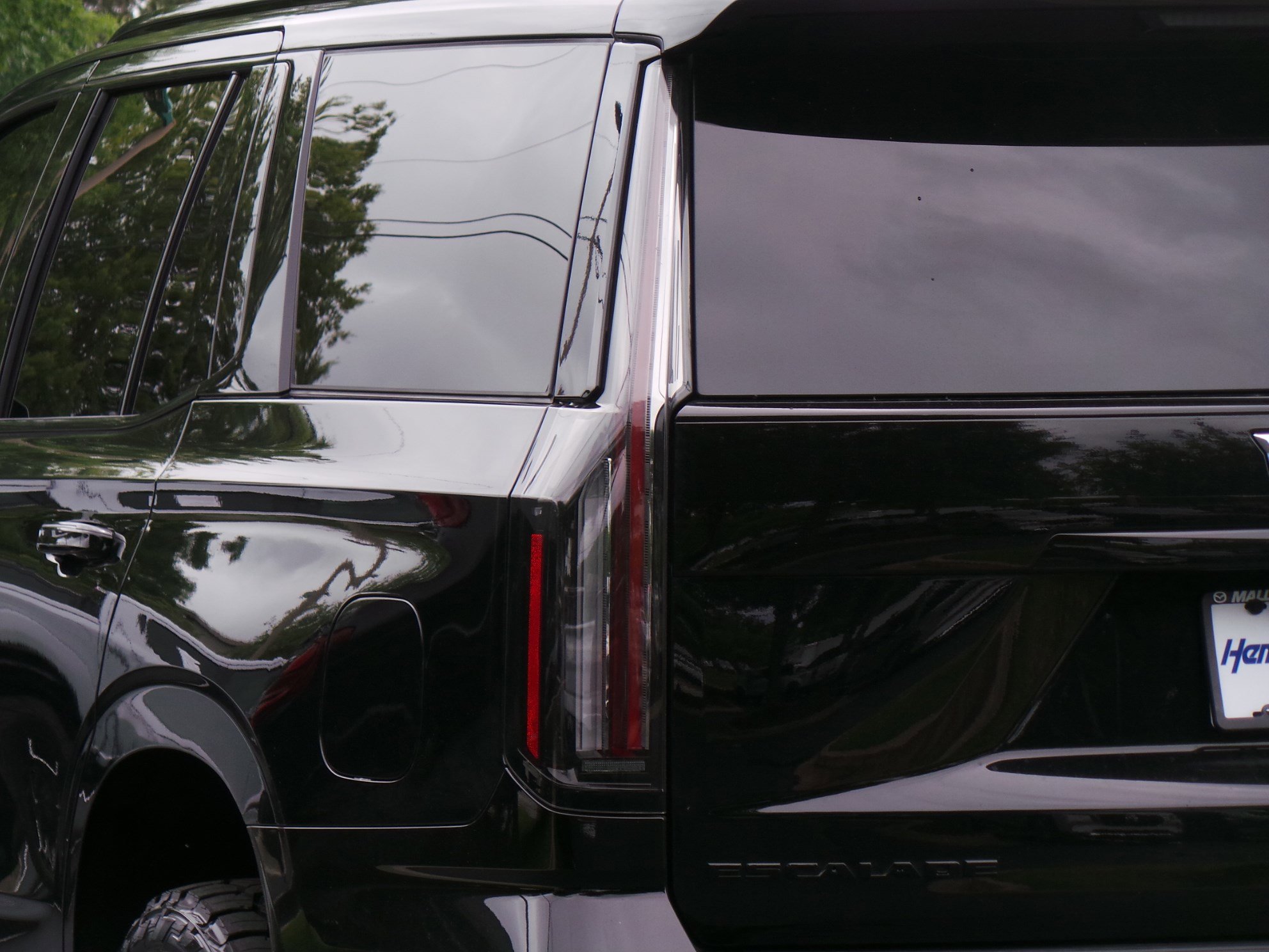 Used 2025 Cadillac Escalade Sport w/ Touring Package AWD/4WD image 25