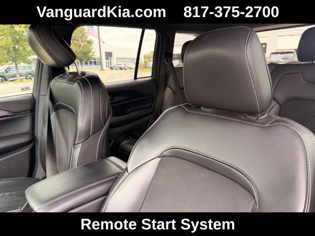 Used 2024 Jeep Grand Cherokee Altitude RWD image 13