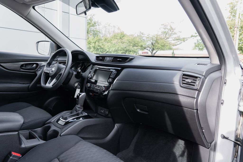 Used 2020 Nissan Rogue S AWD/4WD image 27