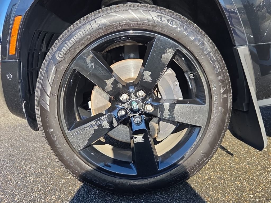 Used 2025 Land Rover Defender 110 X-Dynamic SE image 28