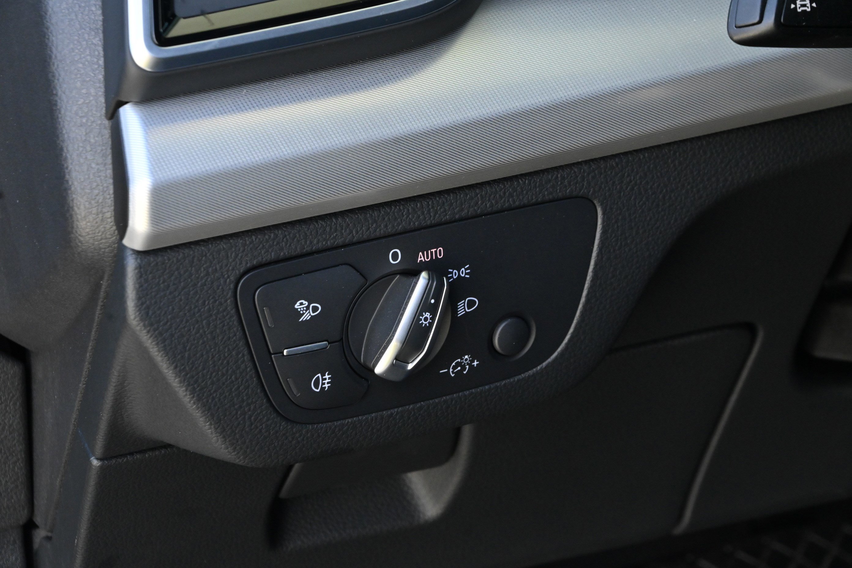 Used 2024 Audi Q5 2.0T Premium w/ Summer of Audi Package image 27