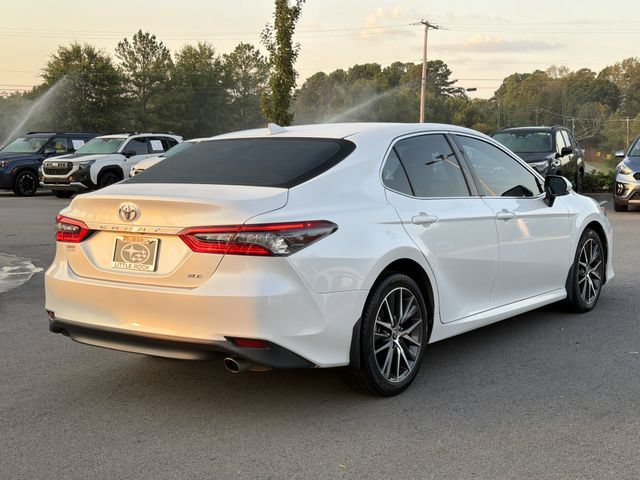 Used 2021 Toyota Camry XLE FWD image 3