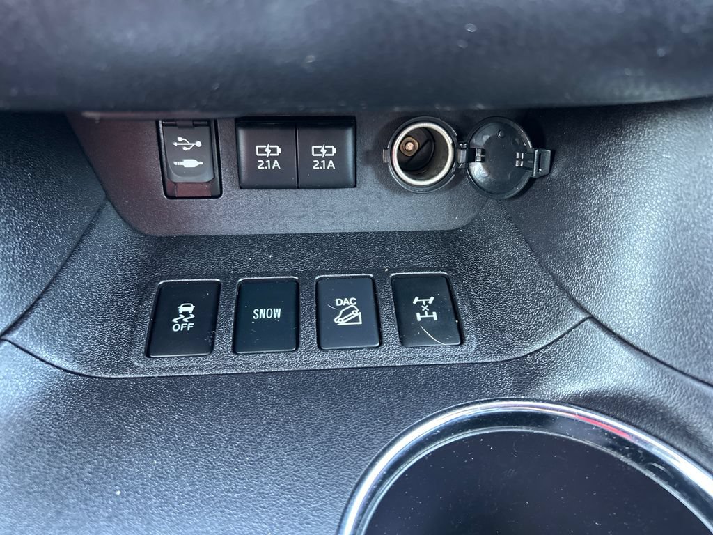 Used 2017 Toyota Highlander XLE w/ Carpet Mat Package AWD/4WD image 29
